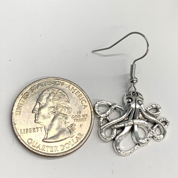 Octopus Earring, Gift, Octopus Jewelry, Marine Animal Earring, Ocean Earring - Picture 2 of 5